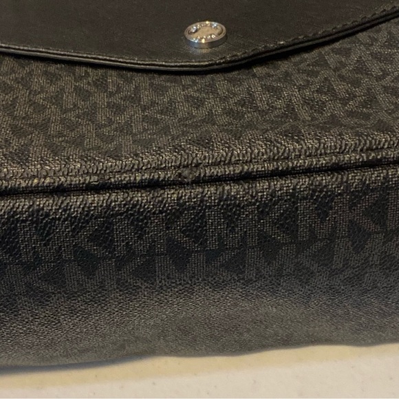 MICHAEL KORS Jet Set Medium Logo Pocket Tote Bag Black - Picture 9 of 16